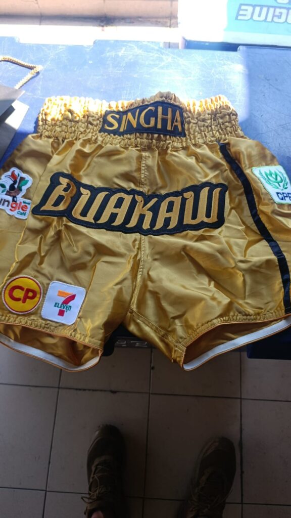 Spodenki z logo Buakaw