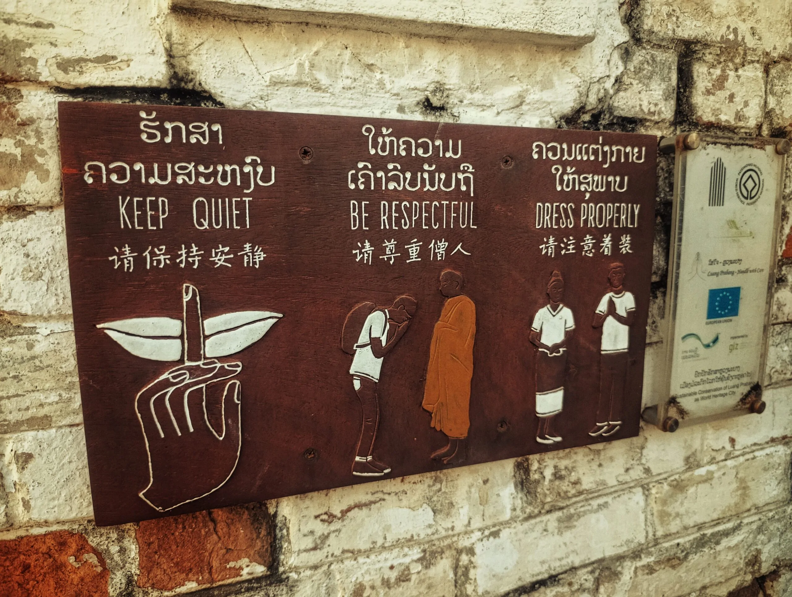 Szacunek dla mnichów, to coś co było na każdym kroku.