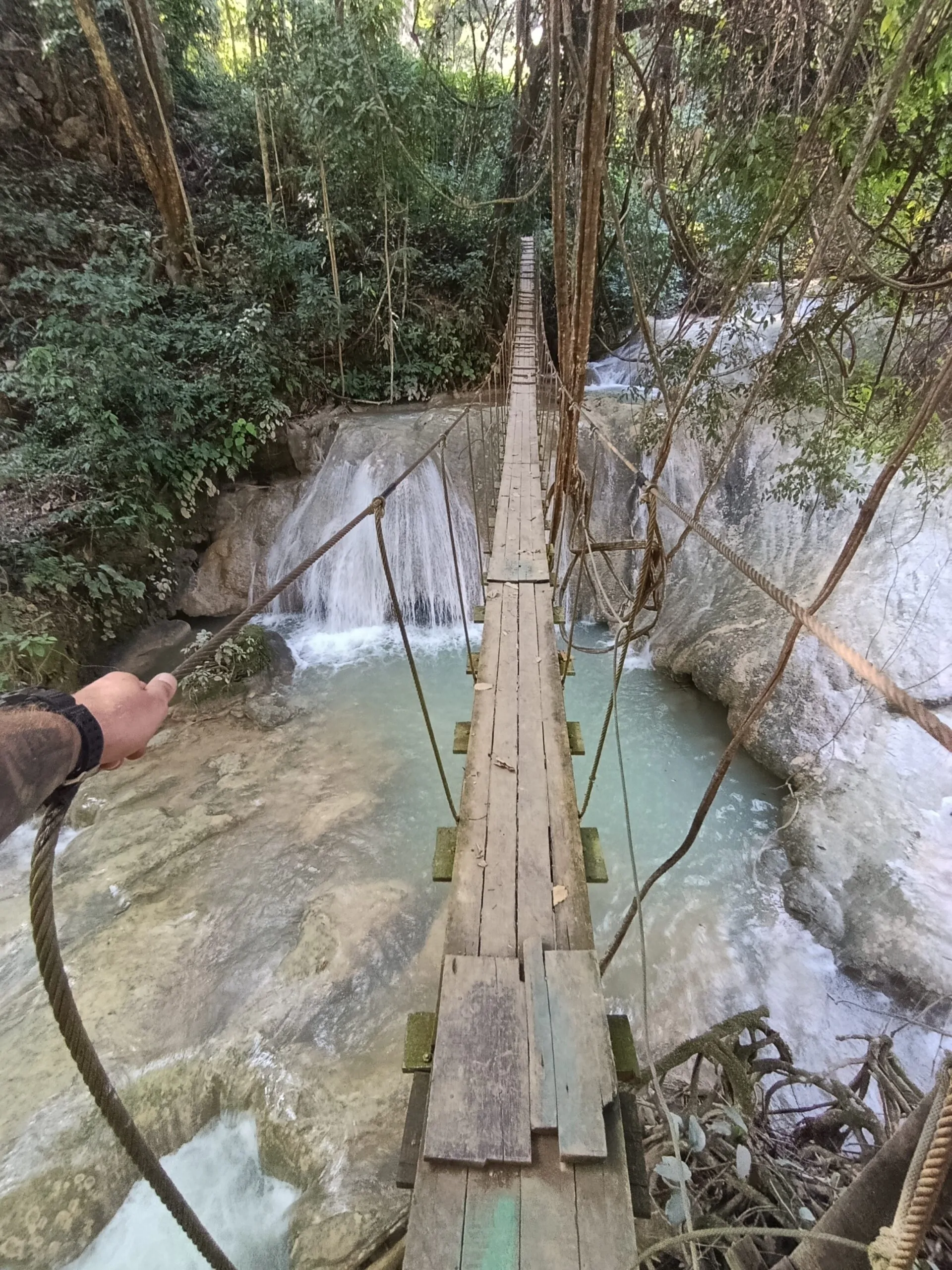 Jeden z mostów z parku Nam Dong